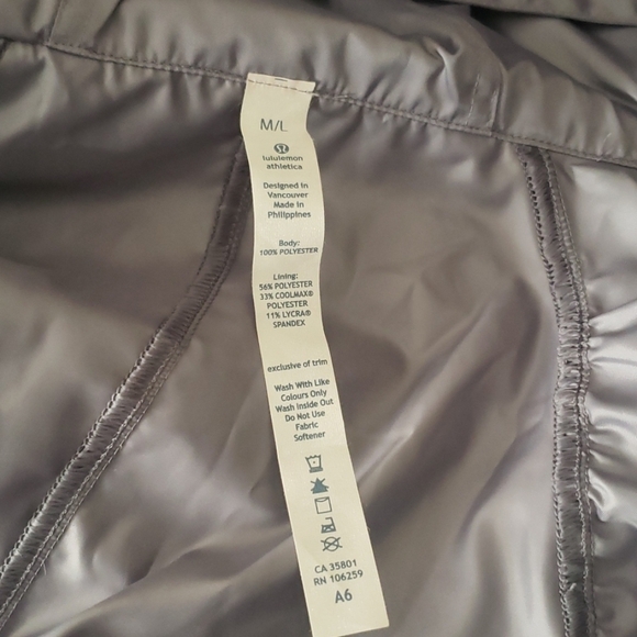 Lululemon wanderful Capelet - Picture 13 of 13